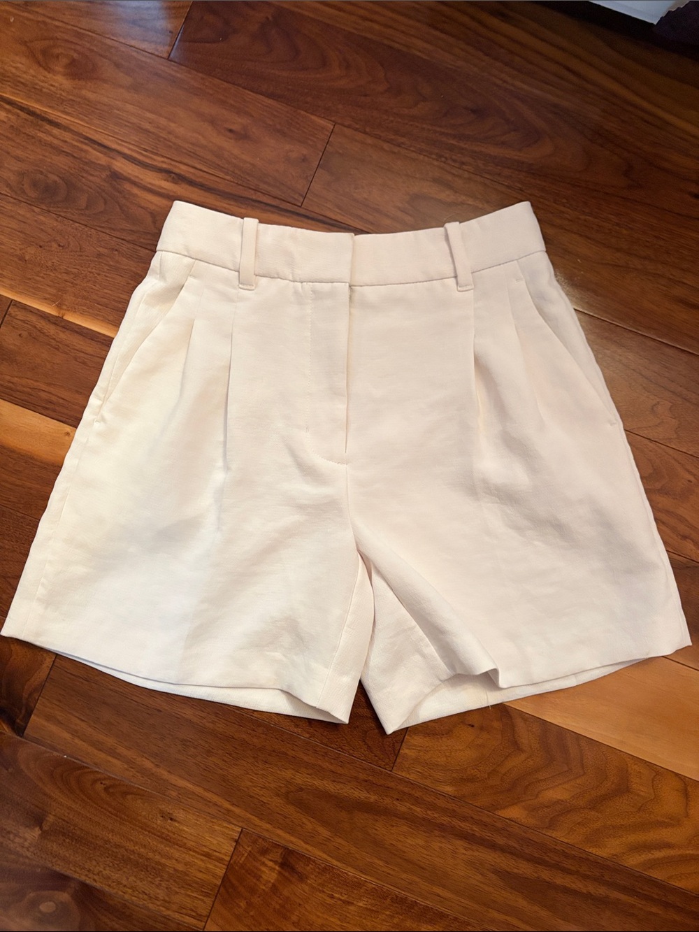 Wilfred Cream Tailored High-Rise Shorts